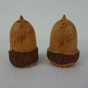 Vintage Acorn Salt and Pepper Shakers Wood Cherokee NC Souvenir Rustic Farmhouse